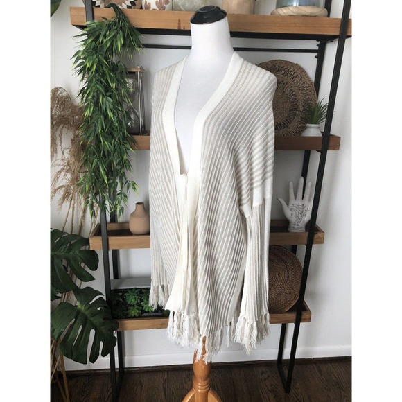 NWT 27 Miles Calix Fringe Caftan size M/L - Picture 6 of 8